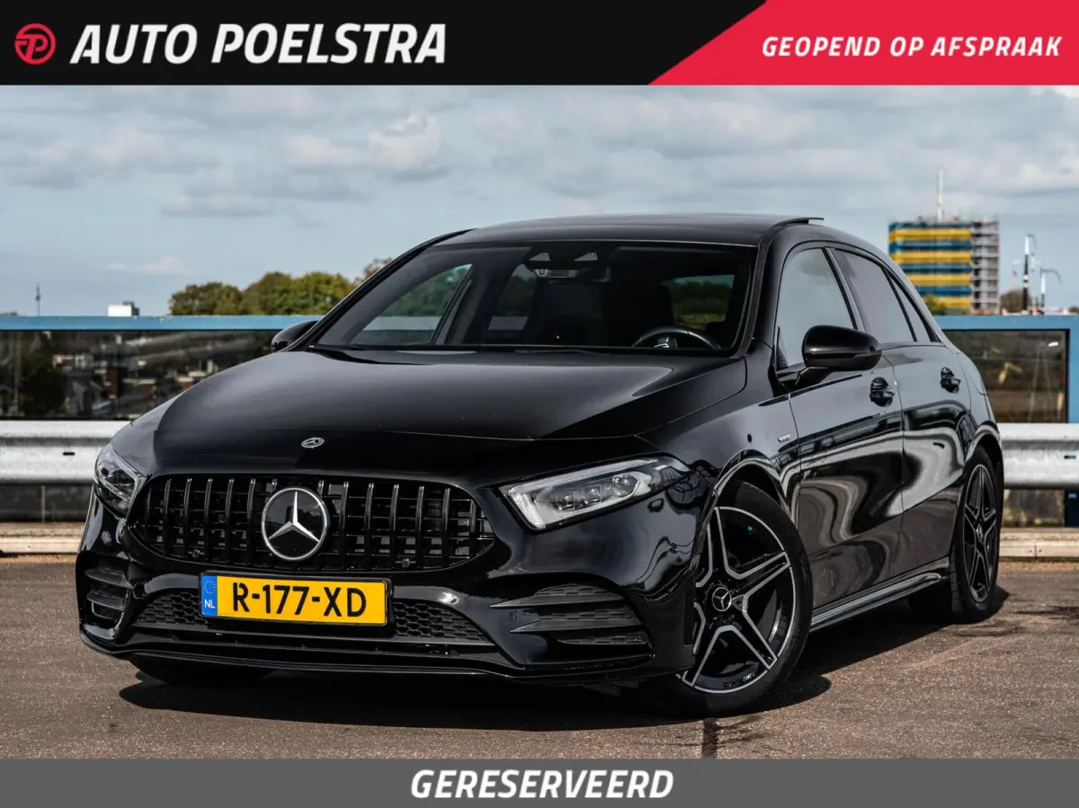 200 AMG Night Edition 163 PK | Panoramadak | Sfeerverlichting | Distronic Plus | Multibeam LED | Apple CarPlay/Android Auto | 18"