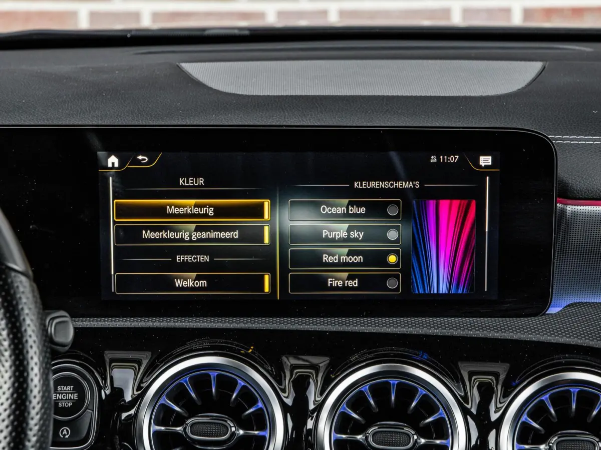 200 AMG Night Edition 163 PK | Panoramadak | Sfeerverlichting | Distronic Plus | Multibeam LED | Apple CarPlay/Android Auto | 18"