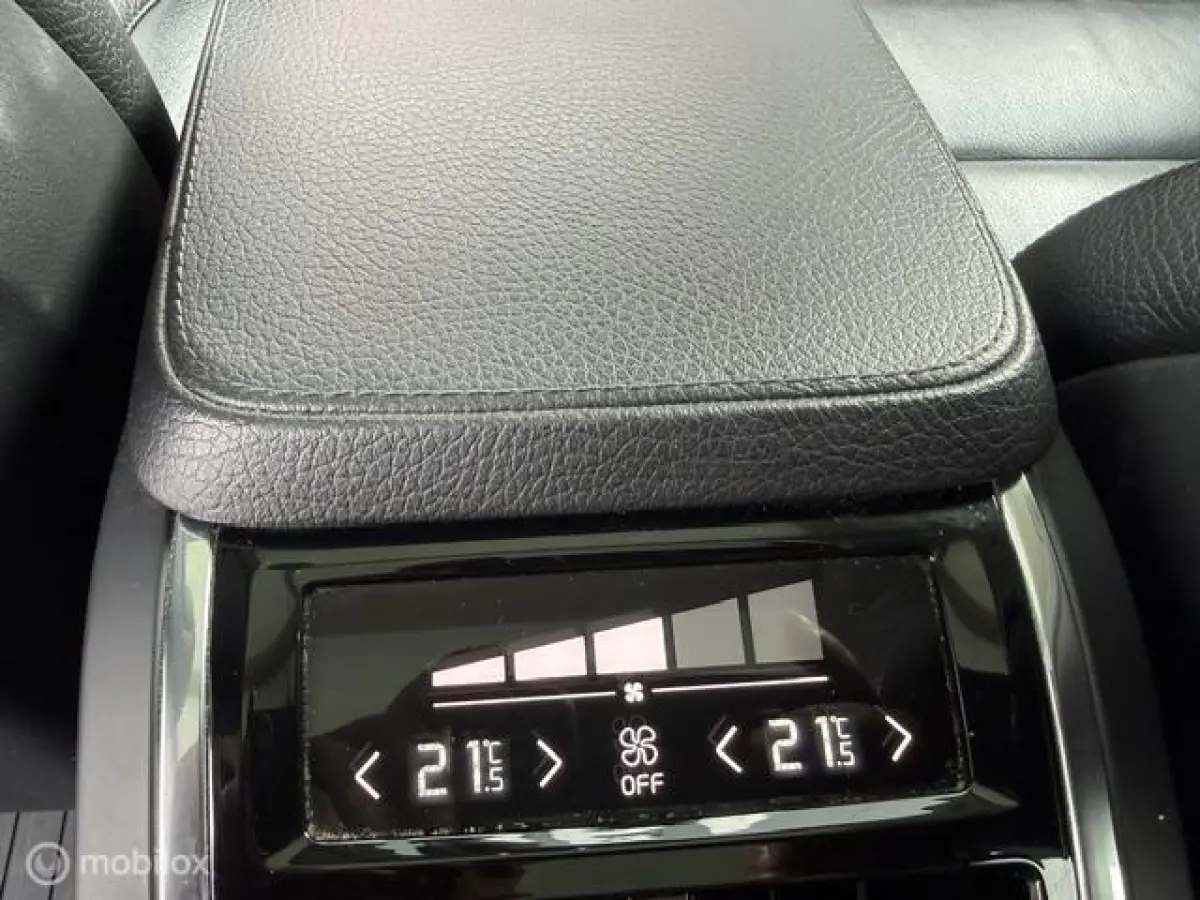 2.0 T8 Twin Engine AWD Inscription 7 Pers Navigatie Cruise ACC Luchtvering Panoramadak Camera Leder Trekhaak....