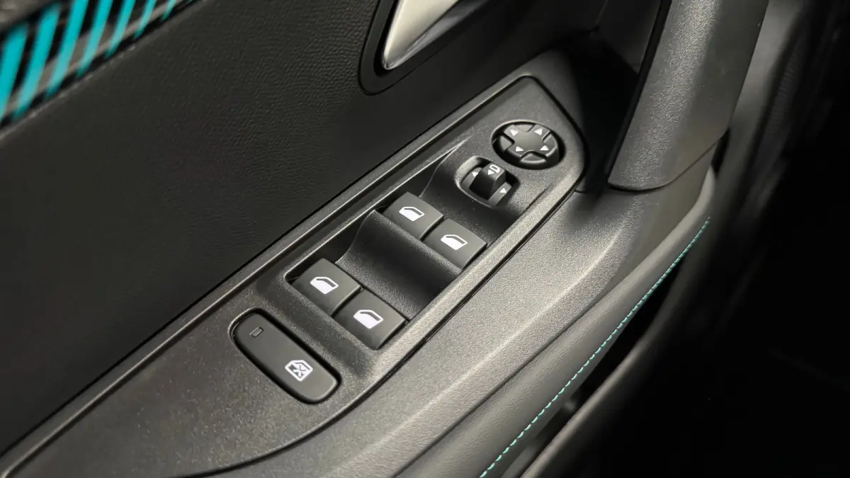 Envy | Active Safety Brake met camera en radar (automatisch noodremsysteem) met Distance Alert (waarschuwing dreigende aanrijding) | Advanced Active Safety Brake met camera en radar | Climat