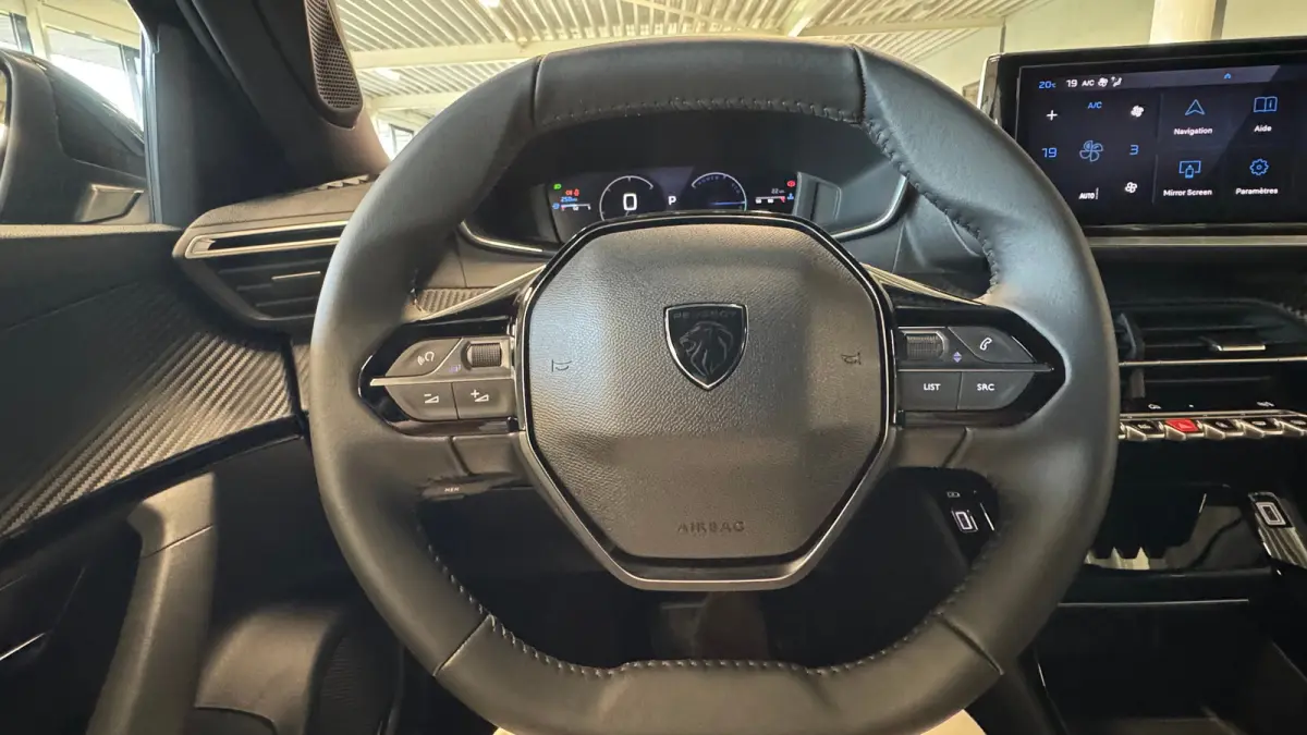 Envy | Active Safety Brake met camera en radar (automatisch noodremsysteem) met Distance Alert (waarschuwing dreigende aanrijding) | Advanced Active Safety Brake met camera en radar | Climat