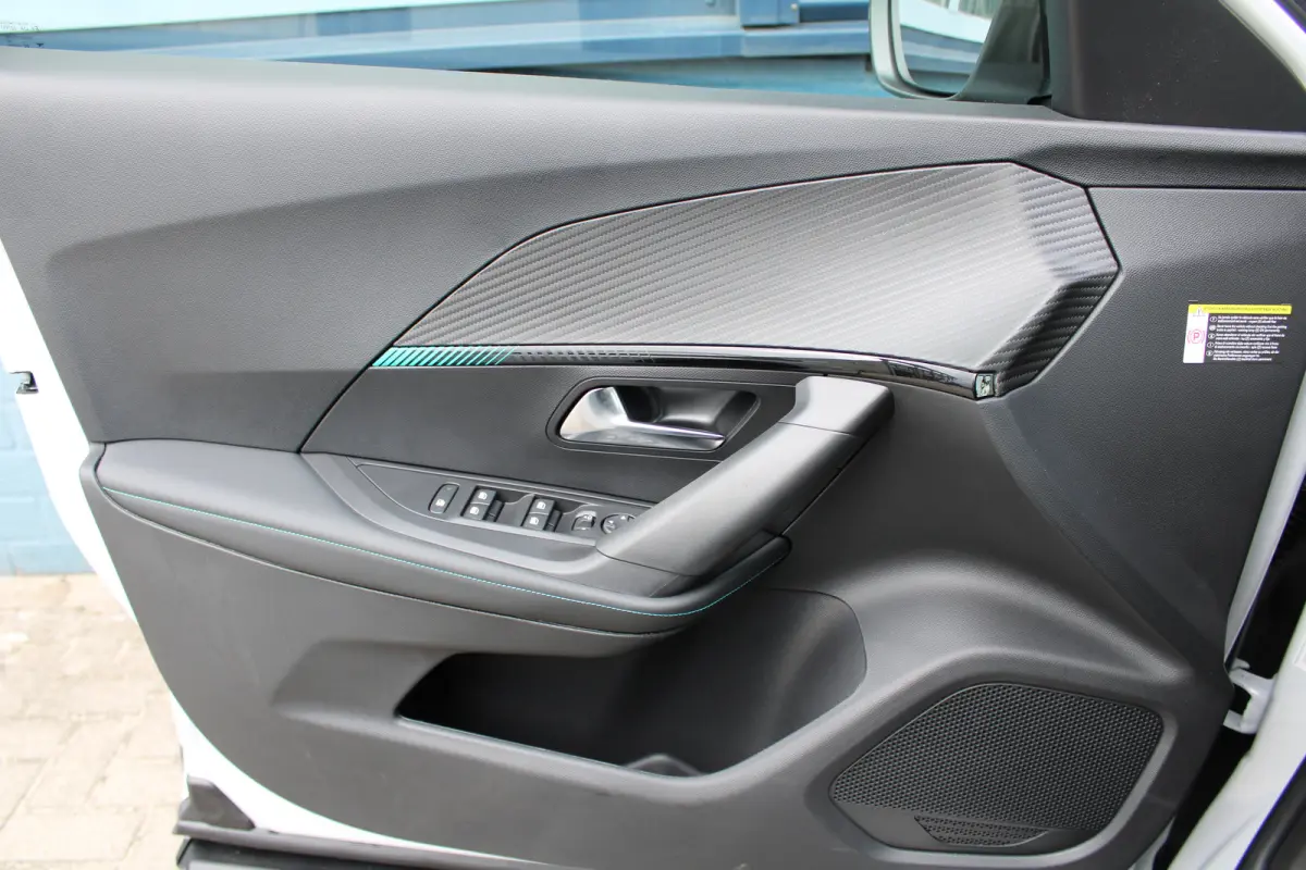 Envy | Active Safety Brake met camera en radar (automatisch noodremsysteem) met Distance Alert (waarschuwing dreigende aanrijding) | Advanced Active Safety Brake met camera en radar | Climat