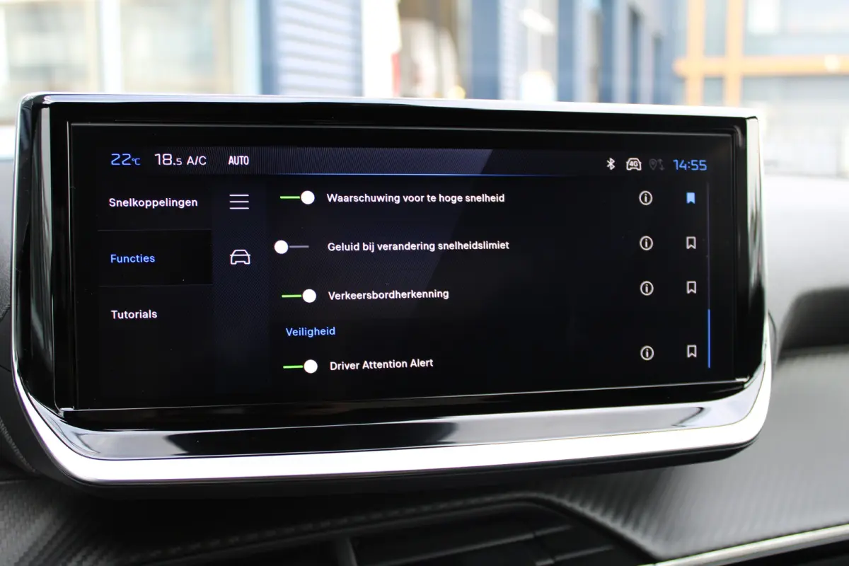 Envy | Active Safety Brake met camera en radar (automatisch noodremsysteem) met Distance Alert (waarschuwing dreigende aanrijding) | Advanced Active Safety Brake met camera en radar | Climat