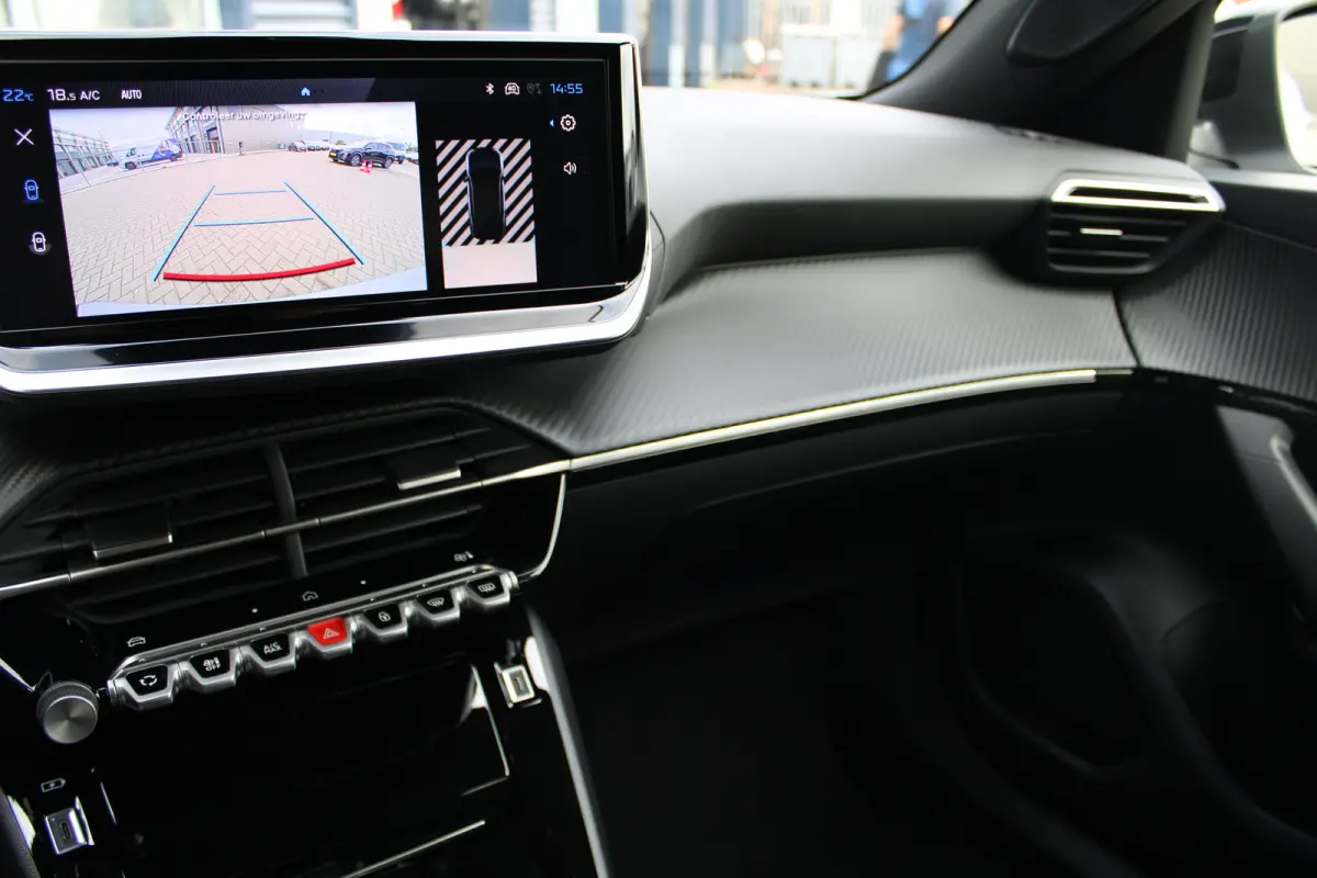Envy | Active Safety Brake met camera en radar (automatisch noodremsysteem) met Distance Alert (waarschuwing dreigende aanrijding) | Advanced Active Safety Brake met camera en radar | Climat