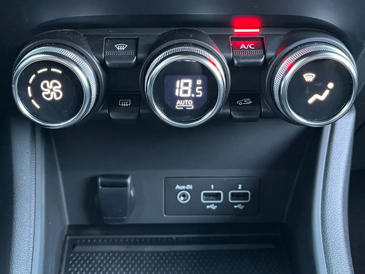 1.0 TCe 90 Zen LPG G3 | Full Map navi | NAP | bluetooth | carplay| camera | goed onderhouden | All Season banden