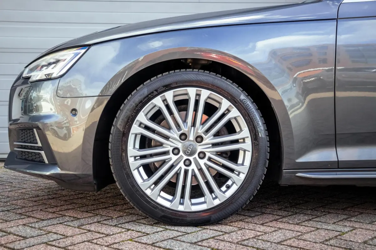 2.0 TFSI ultra Sport S line|Matrix|360 Camera|Half-Leder