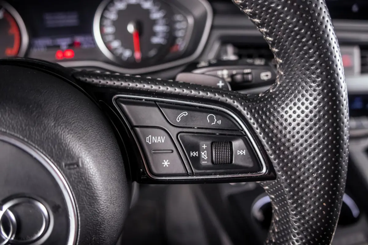 2.0 TFSI ultra Sport S line|Matrix|360 Camera|Half-Leder