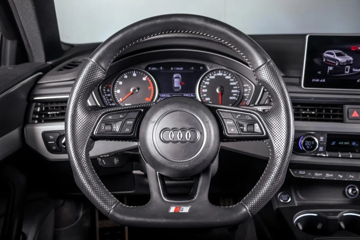 2.0 TFSI ultra Sport S line|Matrix|360 Camera|Half-Leder