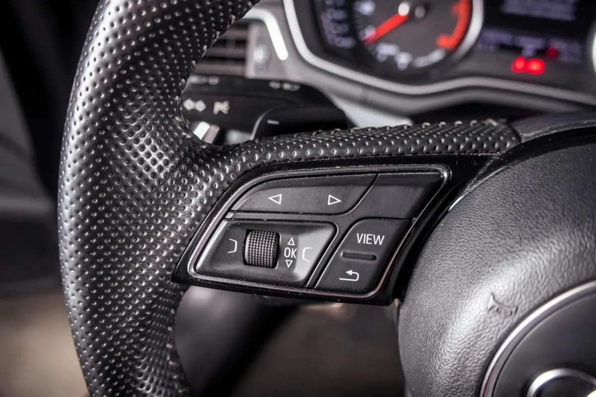 2.0 TFSI ultra Sport S line|Matrix|360 Camera|Half-Leder
