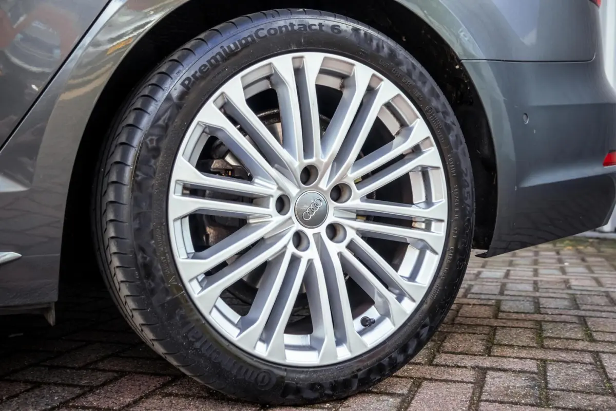 2.0 TFSI ultra Sport S line|Matrix|360 Camera|Half-Leder