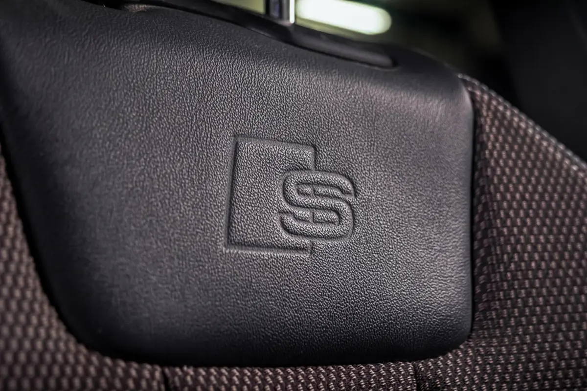 2.0 TFSI ultra Sport S line|Matrix|360 Camera|Half-Leder