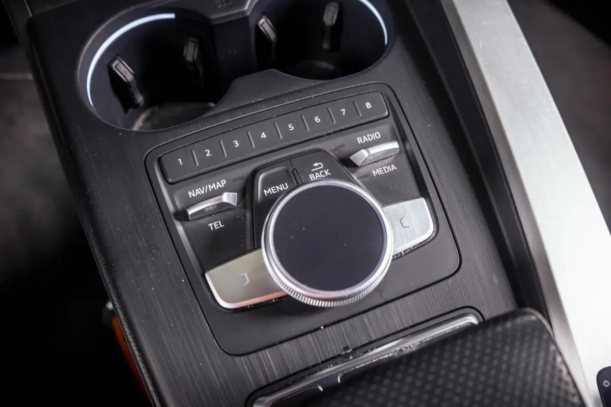 2.0 TFSI ultra Sport S line|Matrix|360 Camera|Half-Leder