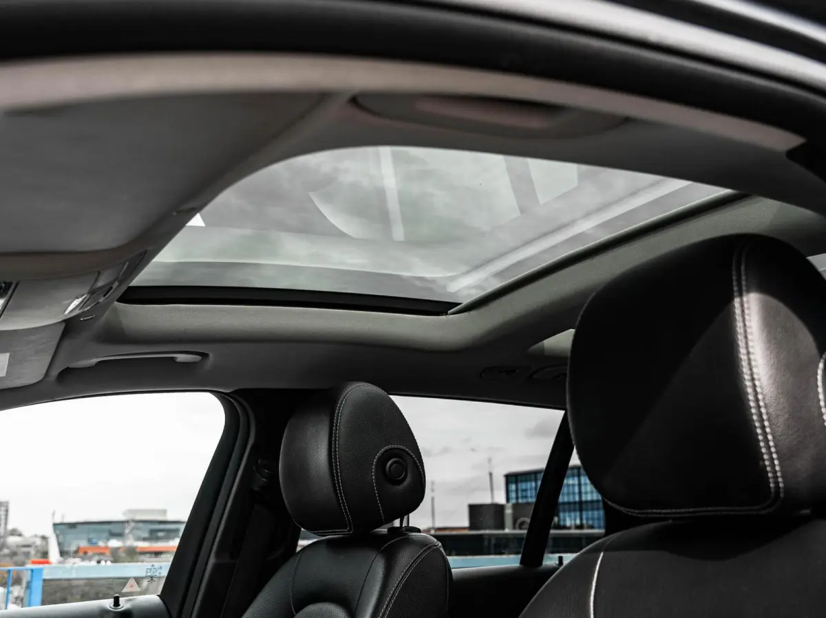200 Business Solution Facelift | Panoramadak | Leder | Camera | Stoelverwarming | LED | Apple Carplay/Android Auto | Dealeronderhouden