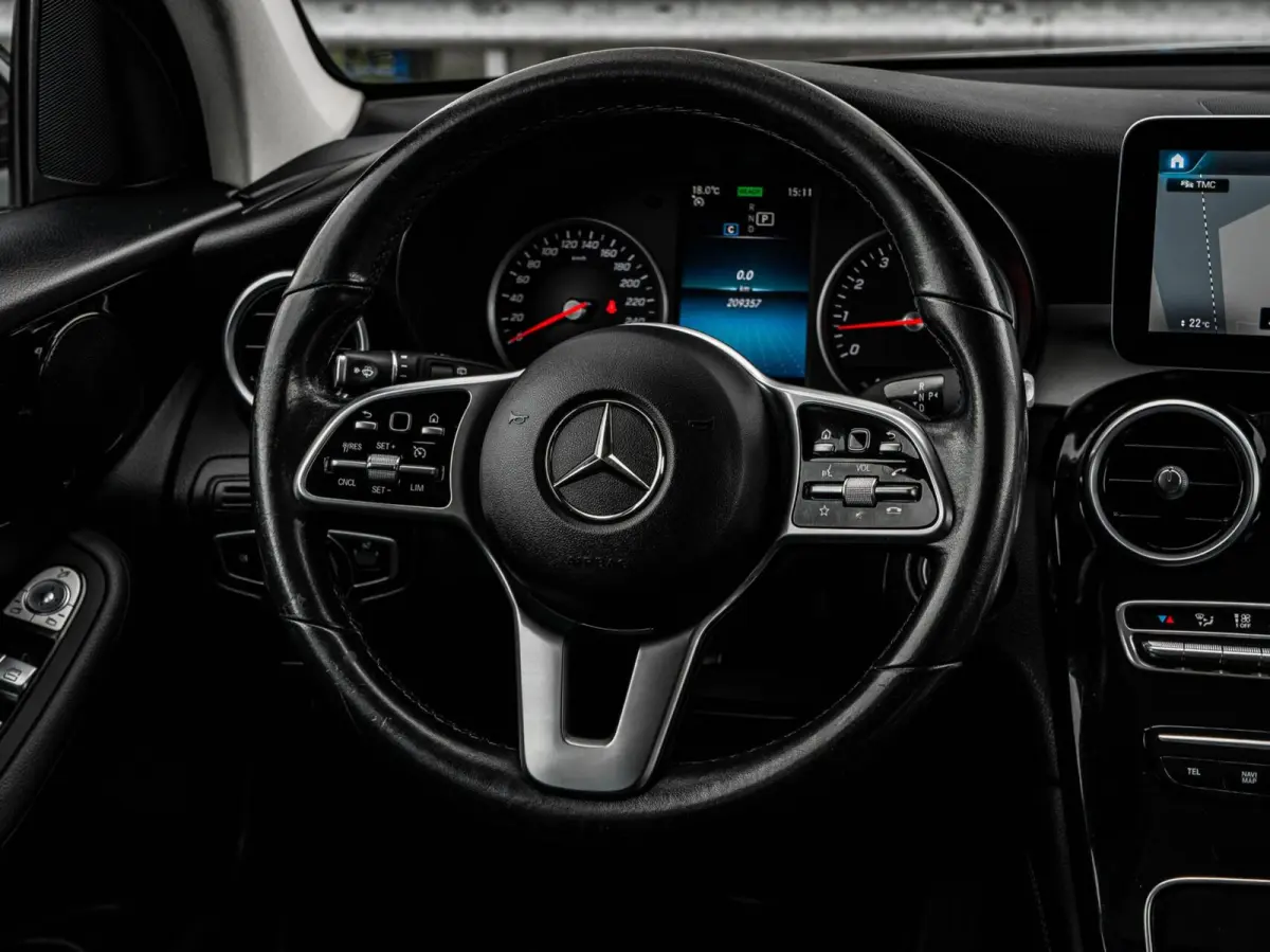 200 Business Solution Facelift | Panoramadak | Leder | Camera | Stoelverwarming | LED | Apple Carplay/Android Auto | Dealeronderhouden