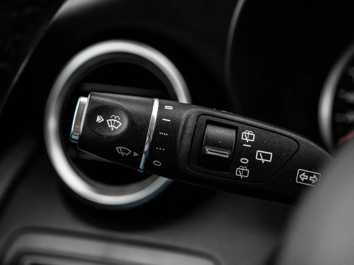 200 Business Solution Facelift | Panoramadak | Leder | Camera | Stoelverwarming | LED | Apple Carplay/Android Auto | Dealeronderhouden