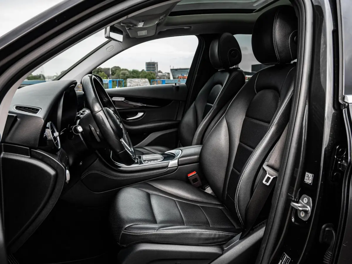 200 Business Solution Facelift | Panoramadak | Leder | Camera | Stoelverwarming | LED | Apple Carplay/Android Auto | Dealeronderhouden