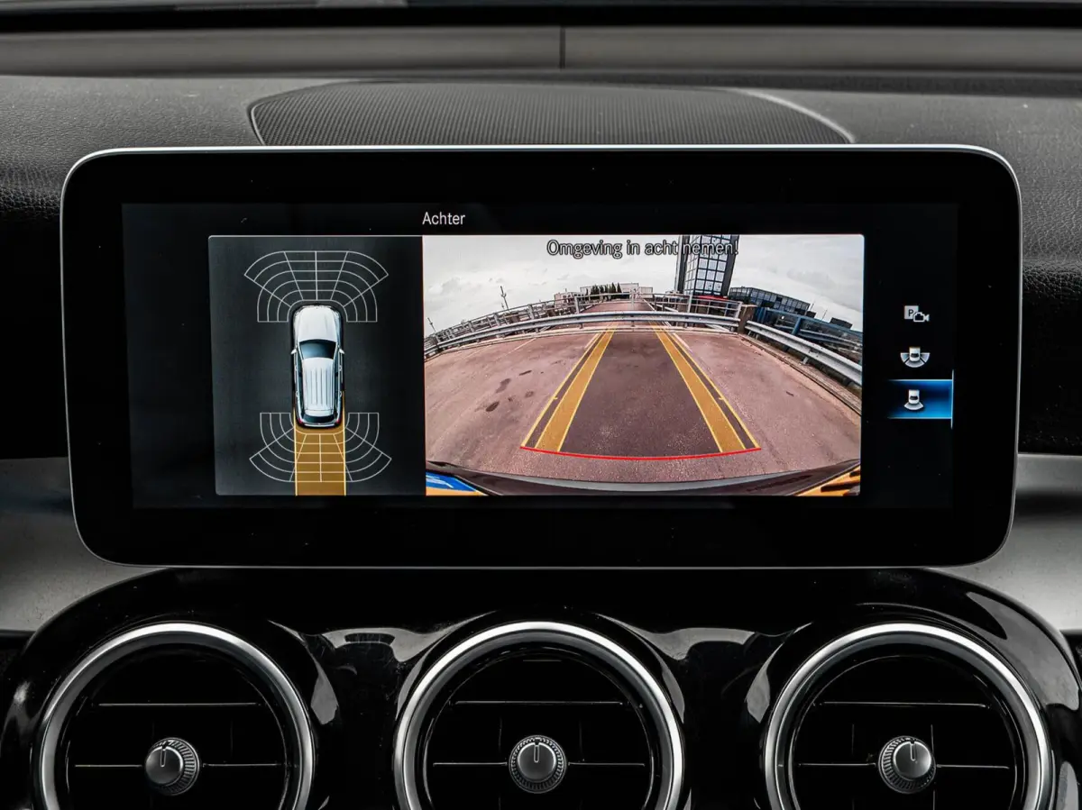 200 Business Solution Facelift | Panoramadak | Leder | Camera | Stoelverwarming | LED | Apple Carplay/Android Auto | Dealeronderhouden