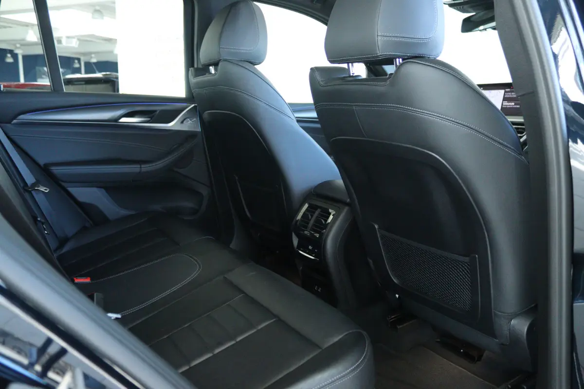 xDrive20i M-Sport Business Edition Plus | Cruise Control | Schuifdak | Camera | Stoelverwarming | HiFi | Leder | Navi | Carplay | Climate | Elektr. Klep | Keyless | 20 Inch