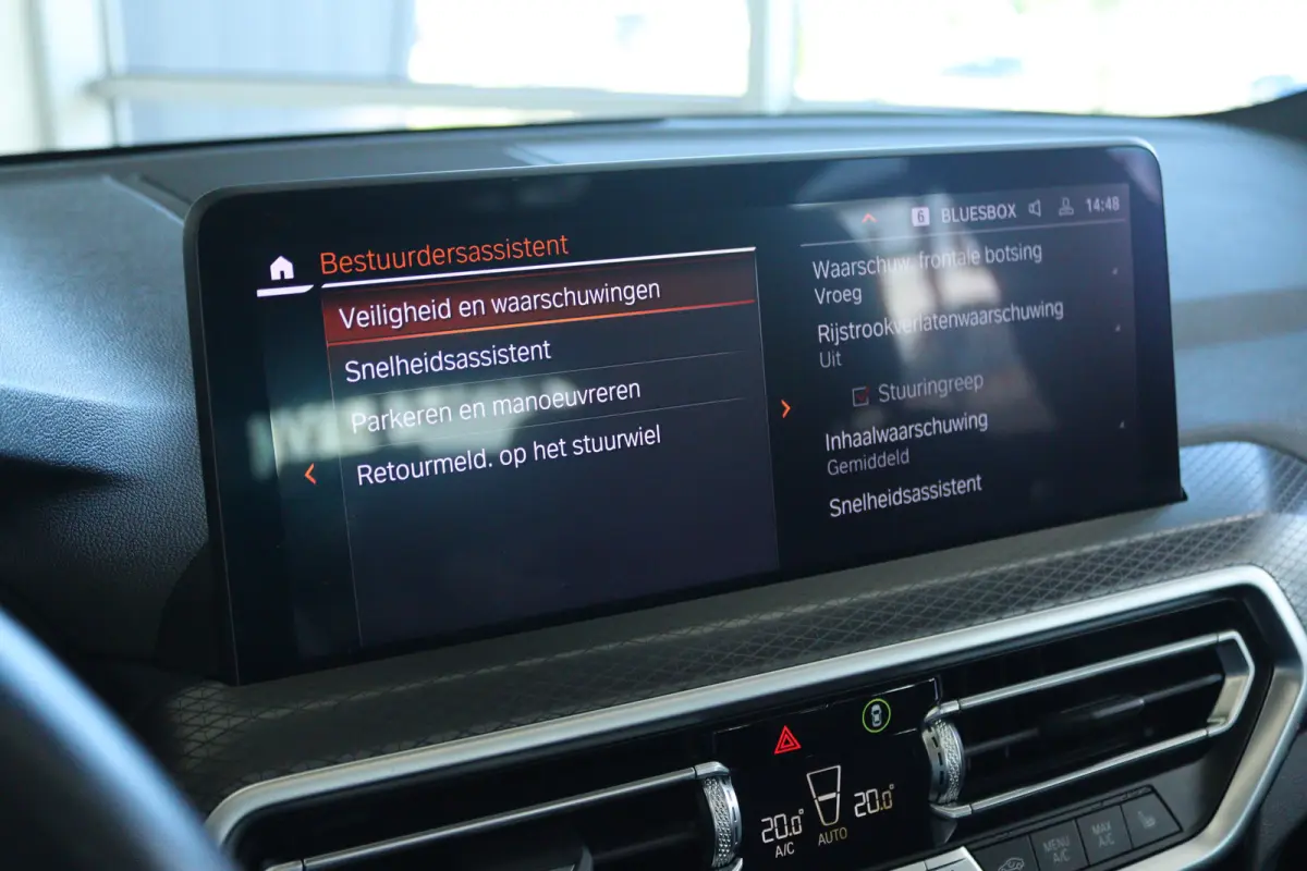 xDrive20i M-Sport Business Edition Plus | Cruise Control | Schuifdak | Camera | Stoelverwarming | HiFi | Leder | Navi | Carplay | Climate | Elektr. Klep | Keyless | 20 Inch