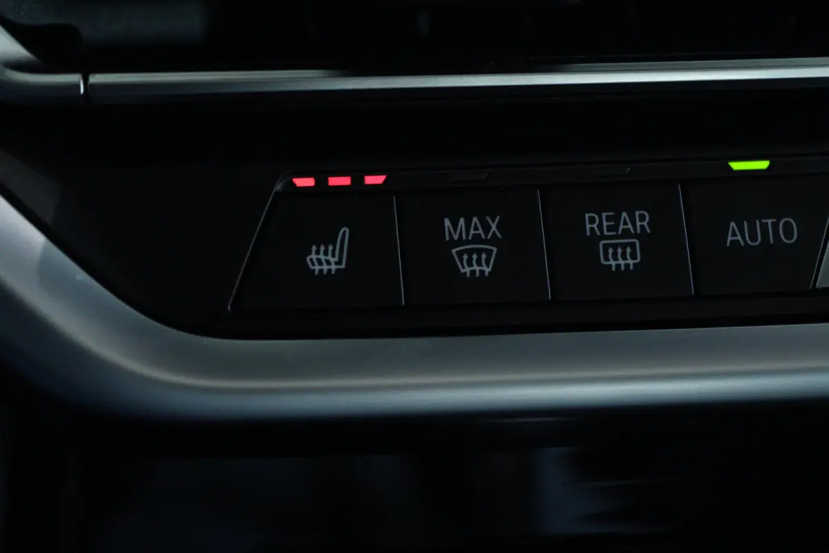 xDrive20i M-Sport Business Edition Plus | Cruise Control | Schuifdak | Camera | Stoelverwarming | HiFi | Leder | Navi | Carplay | Climate | Elektr. Klep | Keyless | 20 Inch