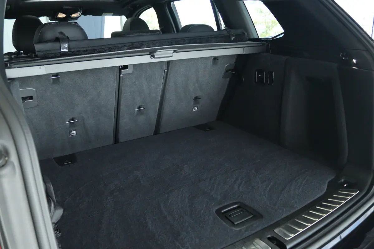 xDrive20i M-Sport Business Edition Plus | Cruise Control | Schuifdak | Camera | Stoelverwarming | HiFi | Leder | Navi | Carplay | Climate | Elektr. Klep | Keyless | 20 Inch