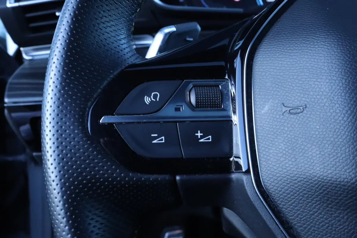 1.6 HYbrid PSE 360PK | Adapt. Cruise | Trekhaak | Schuifdak | Nightvision | Focal Audio | Massage | Memory | 360 Camera | Keyless | Elektr. Klep | Carplay | Navi | Climate | Adaptief Onderst