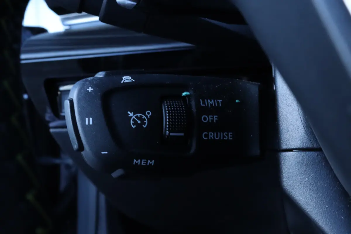 1.6 HYbrid PSE 360PK | Adapt. Cruise | Trekhaak | Schuifdak | Nightvision | Focal Audio | Massage | Memory | 360 Camera | Keyless | Elektr. Klep | Carplay | Navi | Climate | Adaptief Onderst