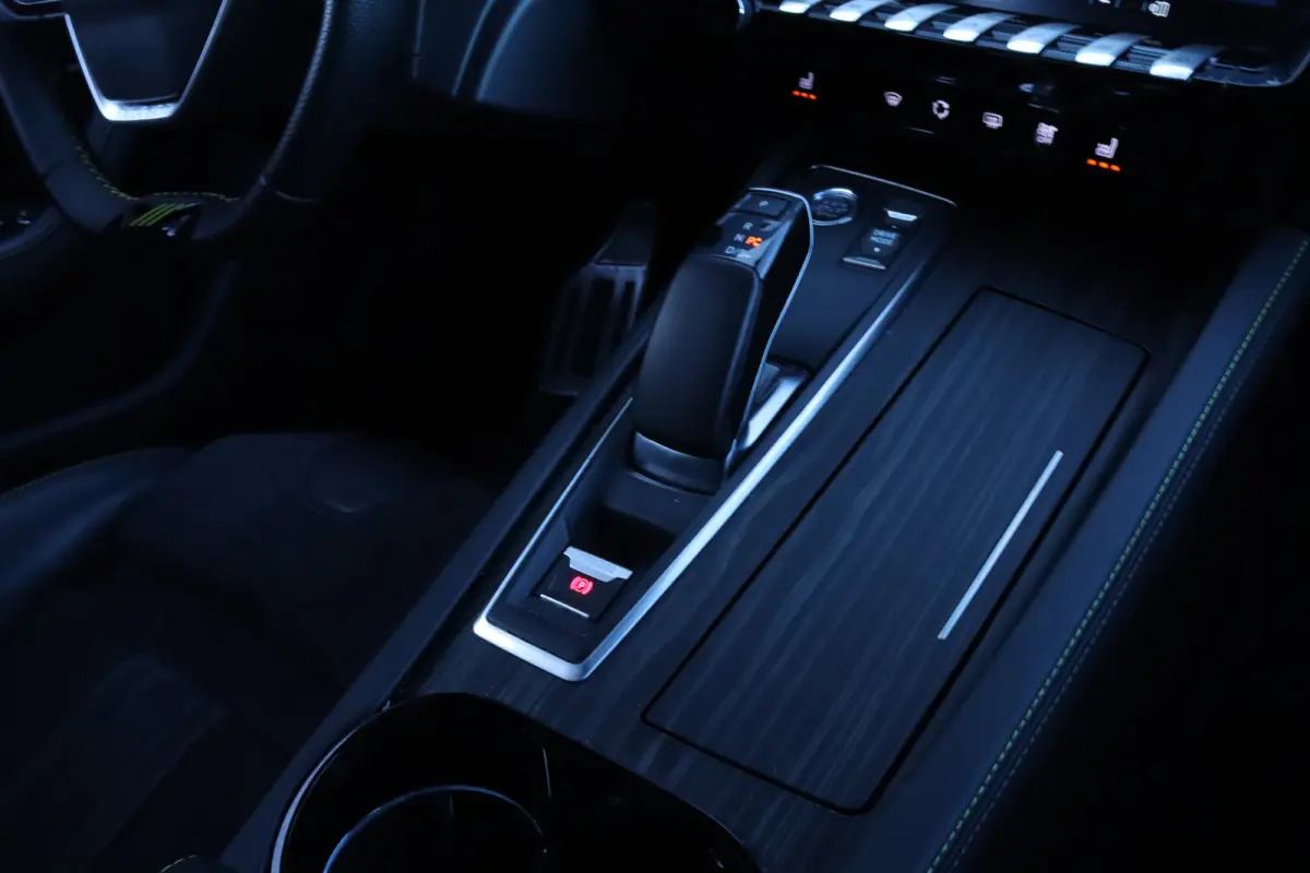 1.6 HYbrid PSE 360PK | Adapt. Cruise | Trekhaak | Schuifdak | Nightvision | Focal Audio | Massage | Memory | 360 Camera | Keyless | Elektr. Klep | Carplay | Navi | Climate | Adaptief Onderst