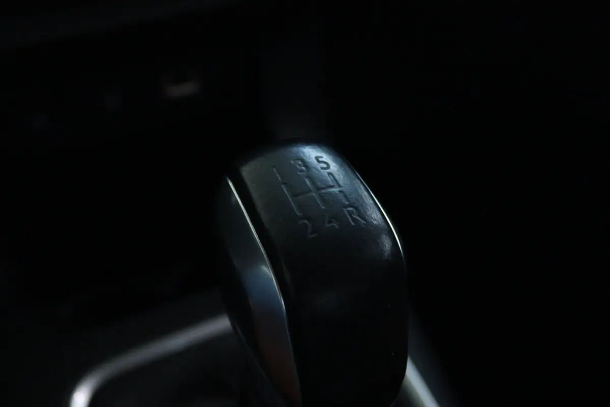 1.2 81PK Shine | Cruise Control | Trekhaak | Camera | Navigatie | Carplay | Climate | Getint glas |