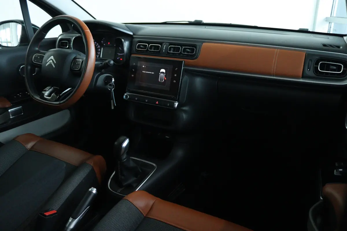1.2 81PK Shine | Cruise Control | Trekhaak | Camera | Navigatie | Carplay | Climate | Getint glas |