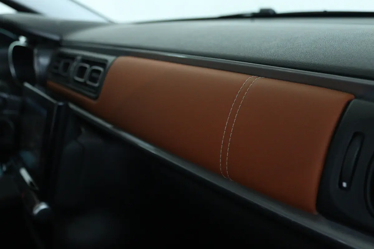 1.2 81PK Shine | Cruise Control | Trekhaak | Camera | Navigatie | Carplay | Climate | Getint glas |