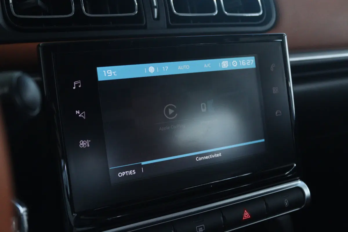 1.2 81PK Shine | Cruise Control | Trekhaak | Camera | Navigatie | Carplay | Climate | Getint glas |