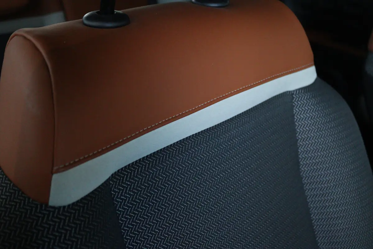1.2 81PK Shine | Cruise Control | Trekhaak | Camera | Navigatie | Carplay | Climate | Getint glas |