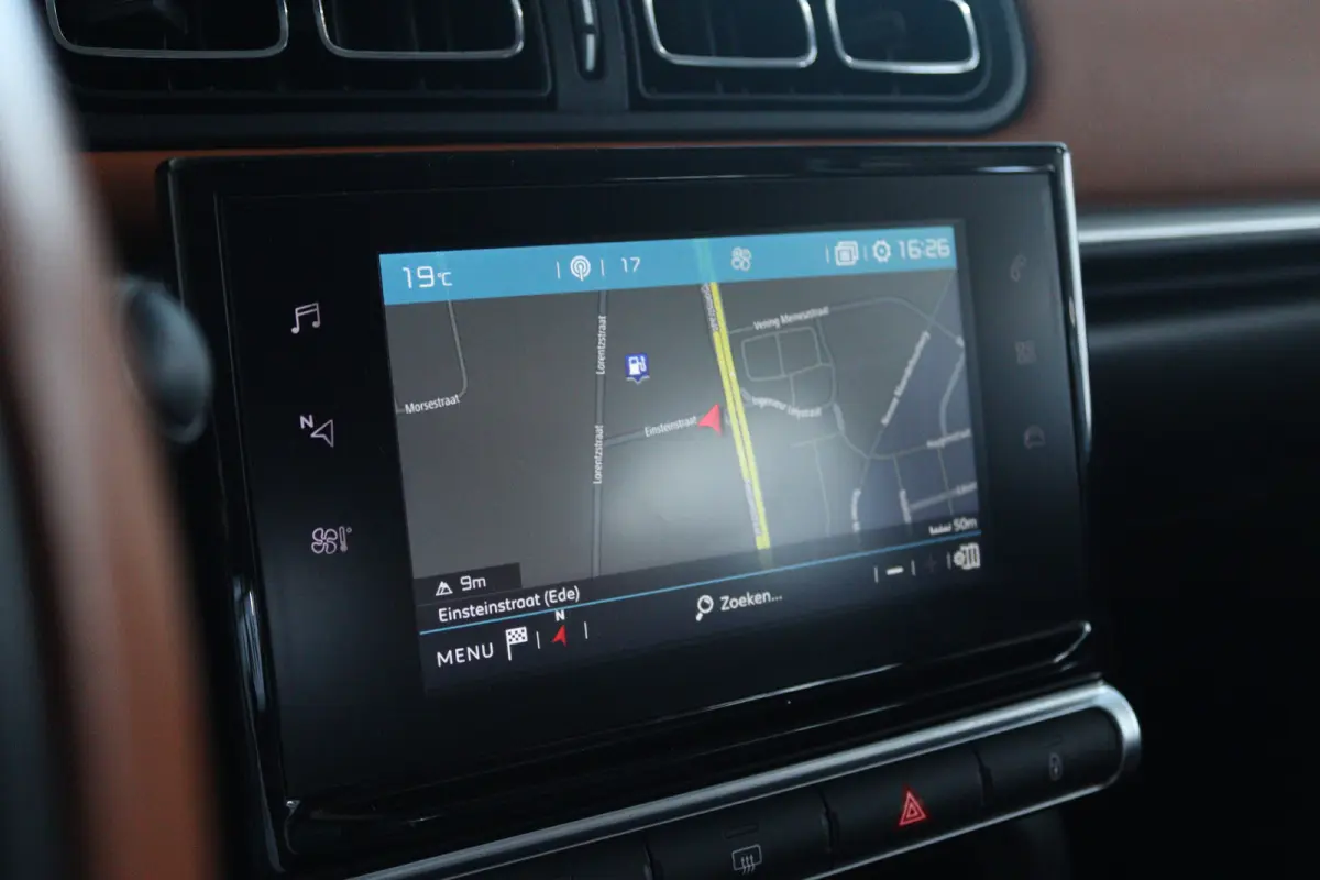 1.2 81PK Shine | Cruise Control | Trekhaak | Camera | Navigatie | Carplay | Climate | Getint glas |