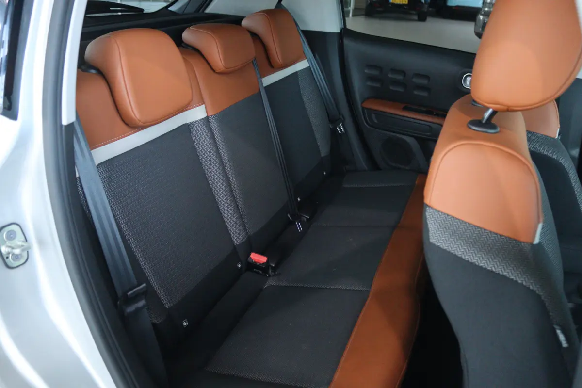 1.2 81PK Shine | Cruise Control | Trekhaak | Camera | Navigatie | Carplay | Climate | Getint glas |