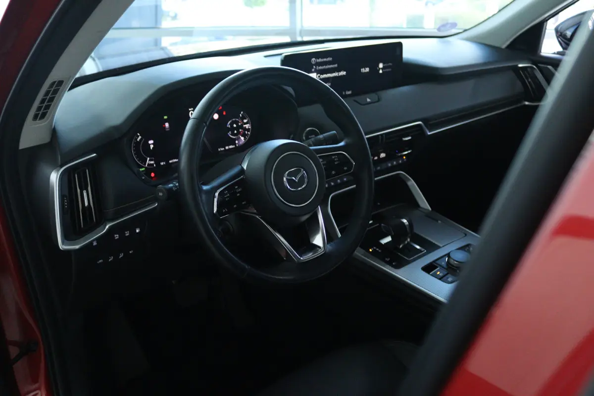 2.5 e-SkyActiv PHEV Homura Plus | SOH 91% | Adapt. Cruise | Trekhaak | Stoelventilatie | BOSE | Head-up | Memory | Schuifdak | 360 Camera | Navi | Carplay | Stoel+Stuurverwarming |
