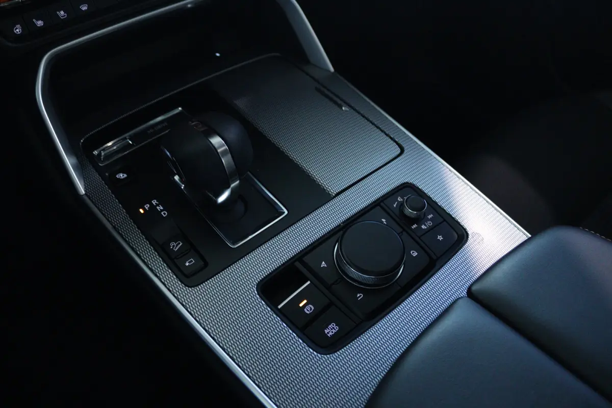 2.5 e-SkyActiv PHEV Homura Plus | SOH 91% | Adapt. Cruise | Trekhaak | Stoelventilatie | BOSE | Head-up | Memory | Schuifdak | 360 Camera | Navi | Carplay | Stoel+Stuurverwarming |