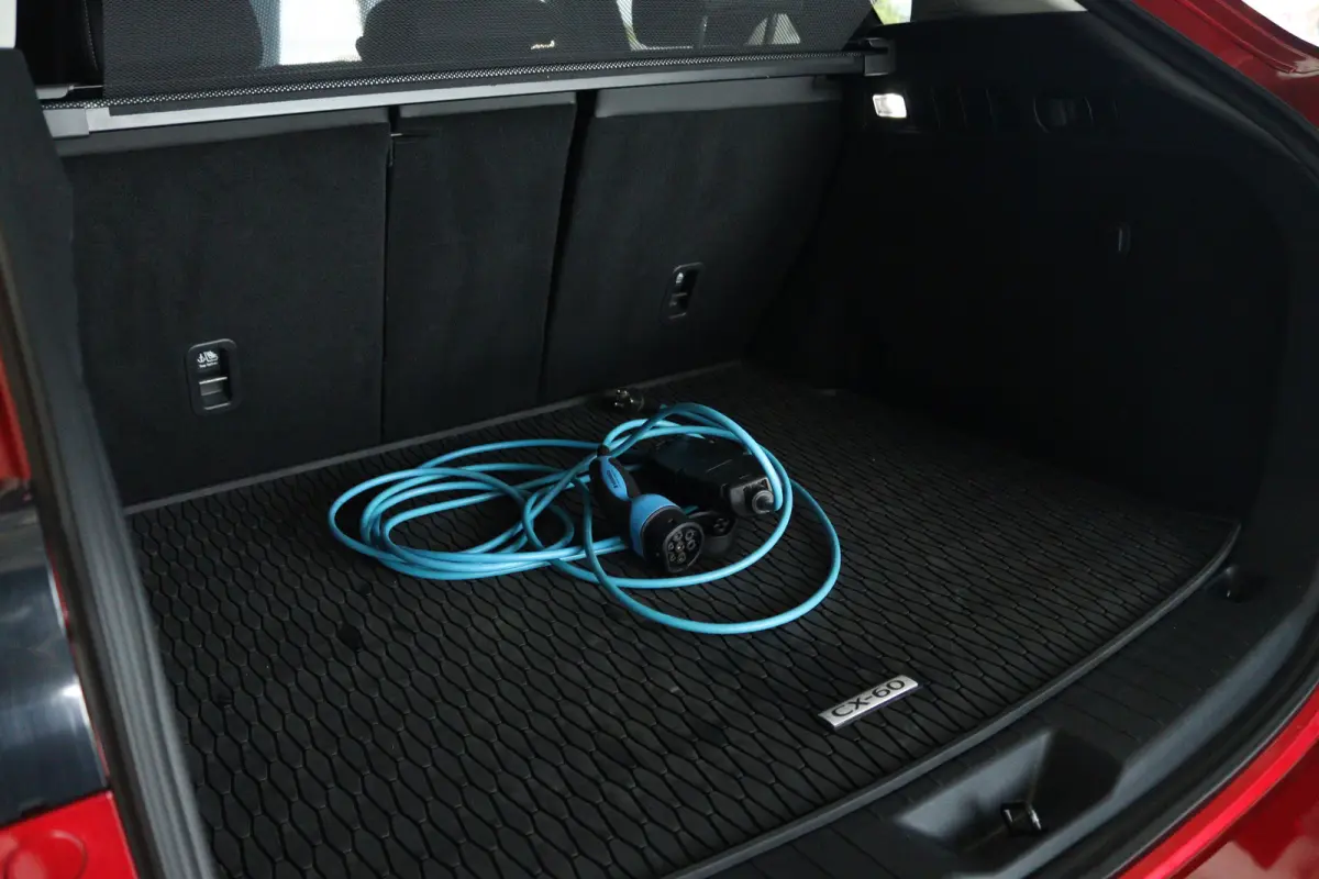 2.5 e-SkyActiv PHEV Homura Plus | SOH 91% | Adapt. Cruise | Trekhaak | Stoelventilatie | BOSE | Head-up | Memory | Schuifdak | 360 Camera | Navi | Carplay | Stoel+Stuurverwarming |