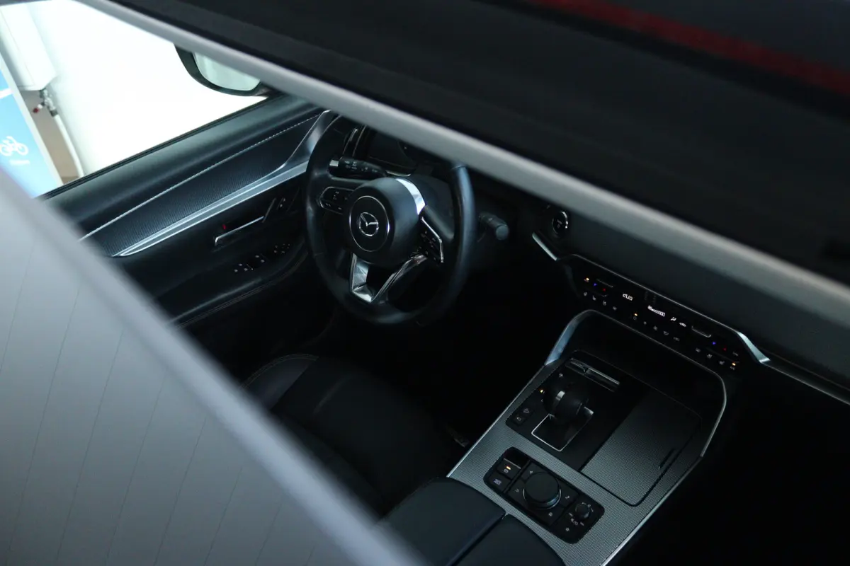 2.5 e-SkyActiv PHEV Homura Plus | SOH 91% | Adapt. Cruise | Trekhaak | Stoelventilatie | BOSE | Head-up | Memory | Schuifdak | 360 Camera | Navi | Carplay | Stoel+Stuurverwarming |