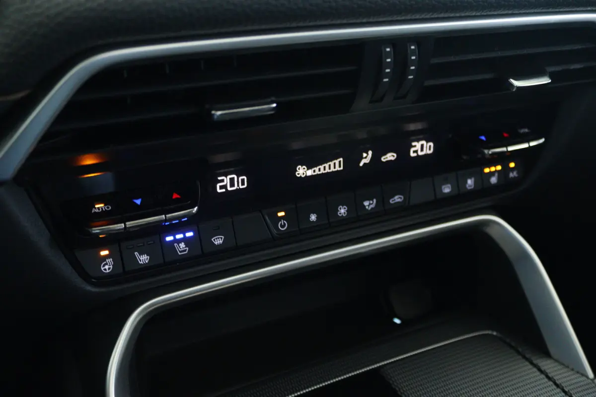 2.5 e-SkyActiv PHEV Homura Plus | SOH 91% | Adapt. Cruise | Trekhaak | Stoelventilatie | BOSE | Head-up | Memory | Schuifdak | 360 Camera | Navi | Carplay | Stoel+Stuurverwarming |