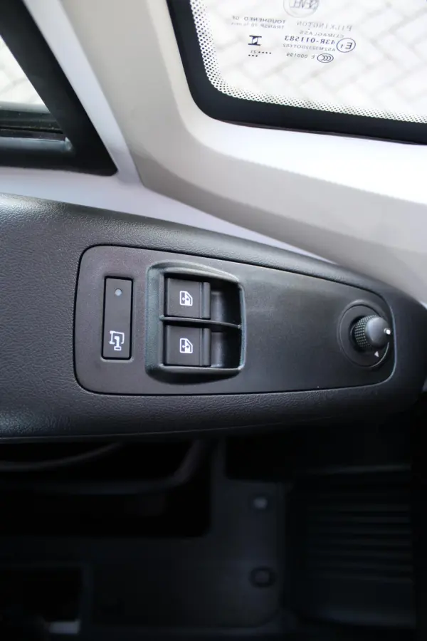 2.2 BlueHDi 120PK L2H2 3.0t 3-ZITS | APPLE CARPLAY/ANDROID AUTO | PARK SENSOREN | CRUISE | AIRCO | TREKHAAK | ALL SEASON BANDEN |