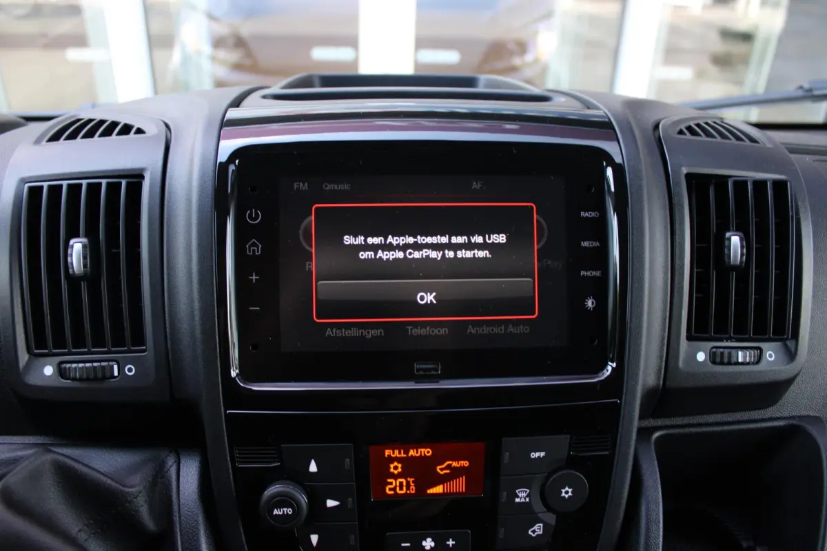 2.2 BlueHDi 120PK L2H2 3.0t 3-ZITS | APPLE CARPLAY/ANDROID AUTO | PARK SENSOREN | CRUISE | AIRCO | TREKHAAK | ALL SEASON BANDEN |