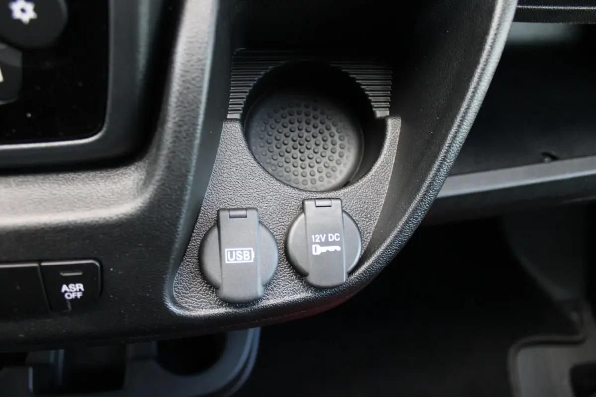 2.2 BlueHDi 120PK L2H2 3.0t 3-ZITS | APPLE CARPLAY/ANDROID AUTO | PARK SENSOREN | CRUISE | AIRCO | TREKHAAK | ALL SEASON BANDEN |
