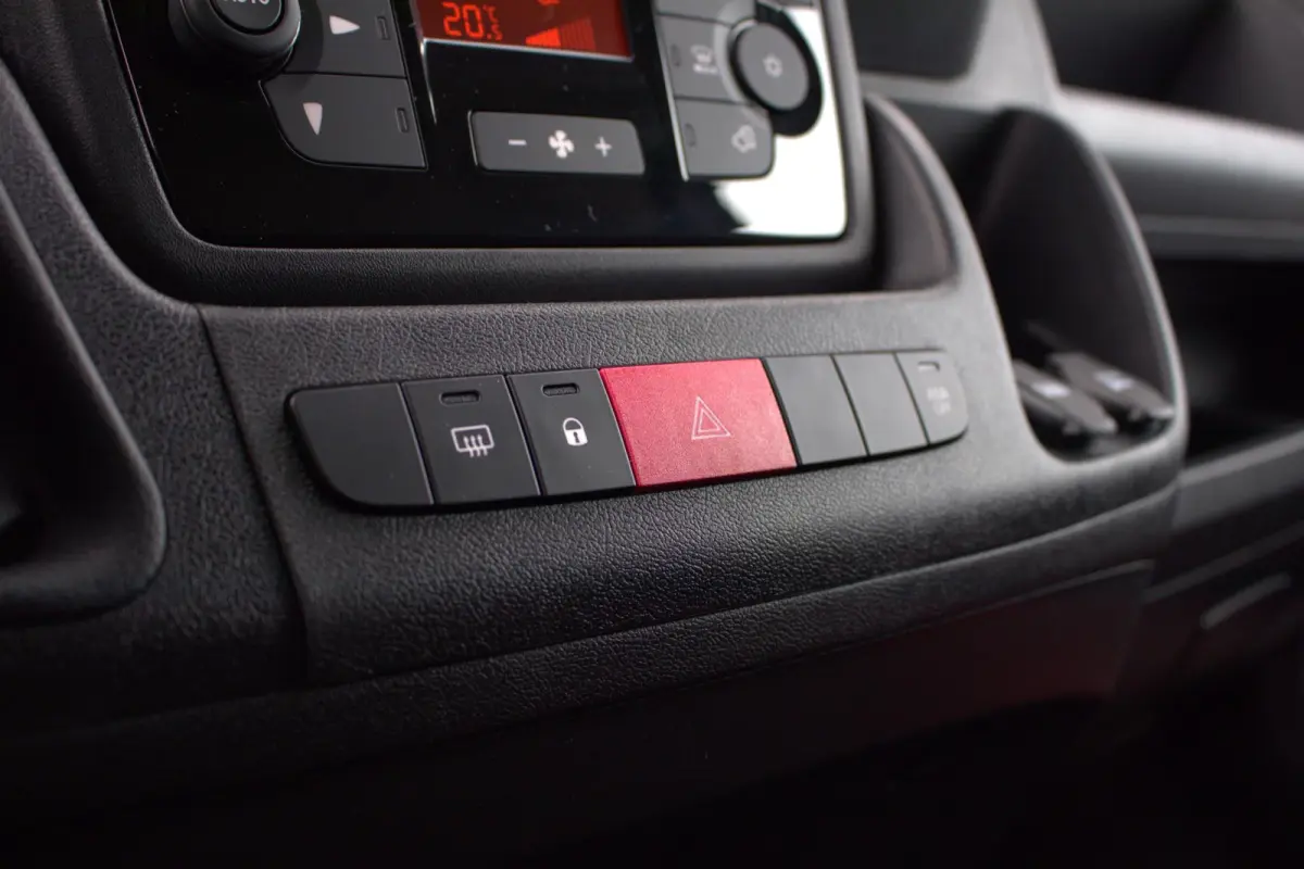 2.2 BlueHDi 120PK L2H2 3.0t | APPLE CARPLAY/ANDROID AUTO | CRUISE | AIRCO | TREKHAAK| CLIMATE CONTROL |