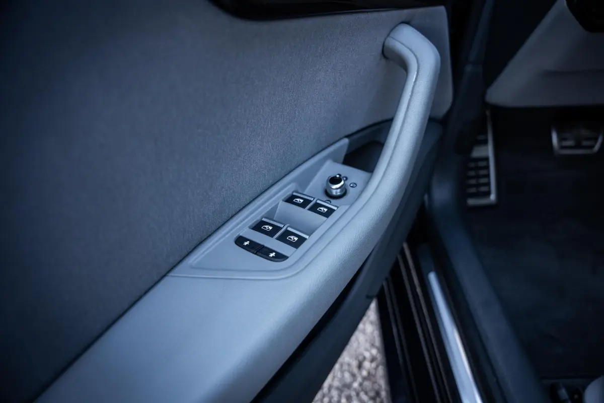 2.0 TFSI 190pk Sport NL-auto|19''|Elek.achterklep|Trekhaak|Climate