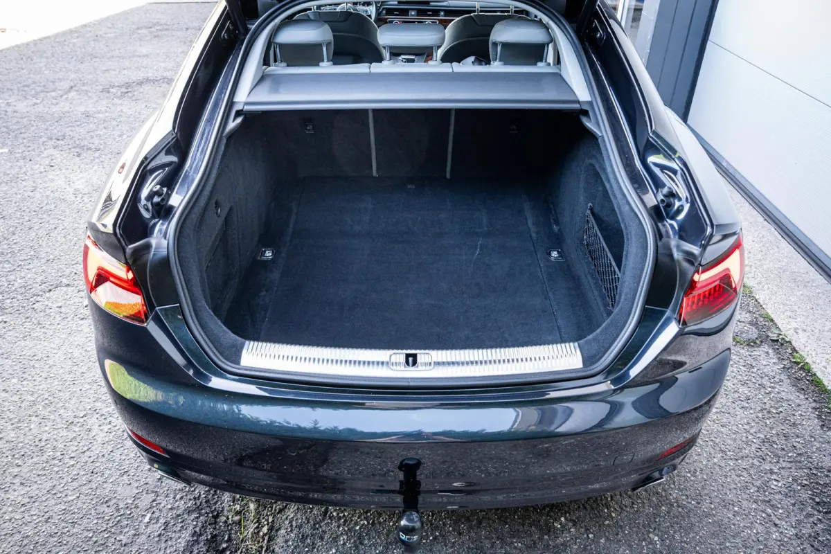 2.0 TFSI 190pk Sport NL-auto|19''|Elek.achterklep|Trekhaak|Climate