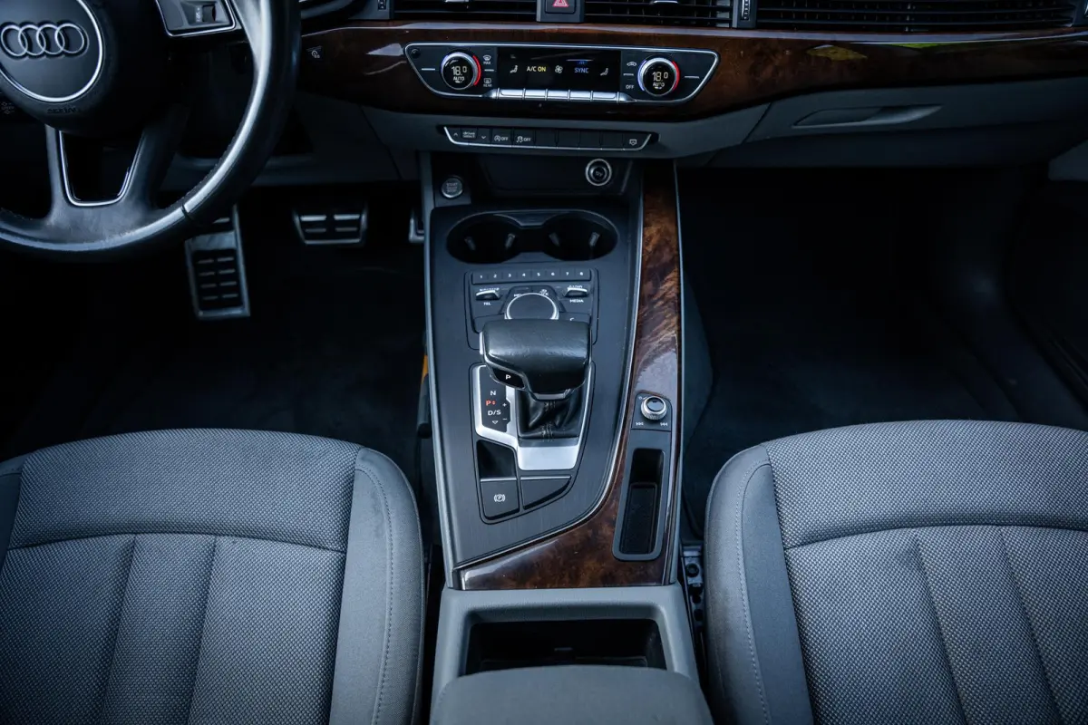 2.0 TFSI 190pk Sport NL-auto|19''|Elek.achterklep|Trekhaak|Climate