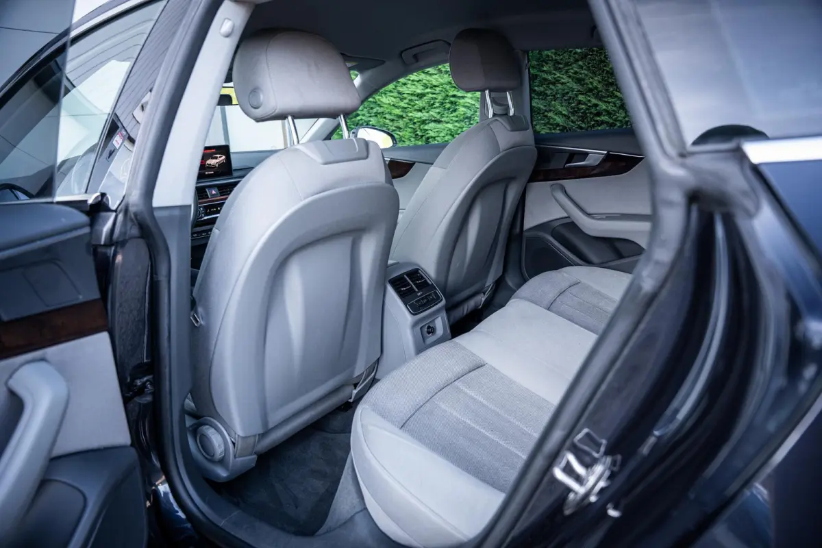 2.0 TFSI 190pk Sport NL-auto|19''|Elek.achterklep|Trekhaak|Climate