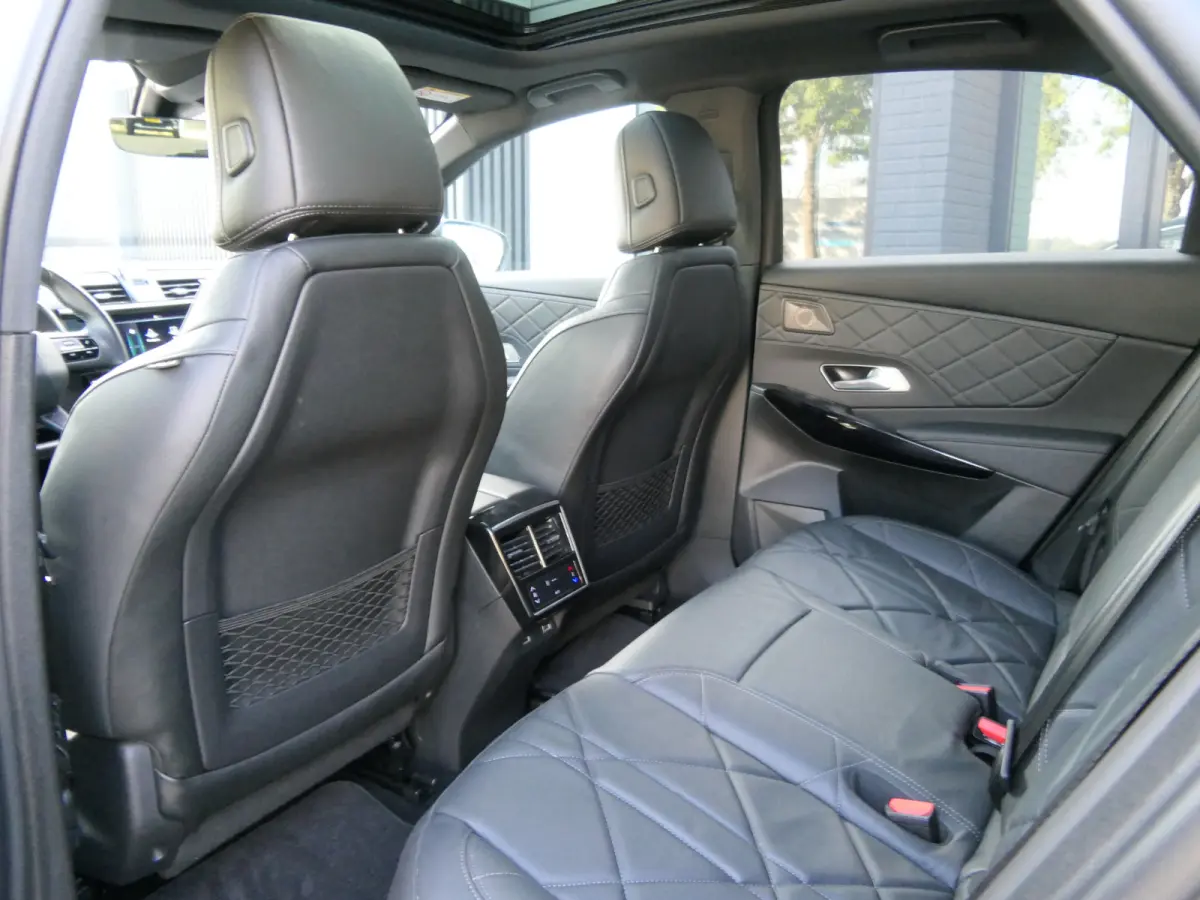 E-Tense Plug in Hybrid 300pk 4x4 Rivoli | Panoramadak