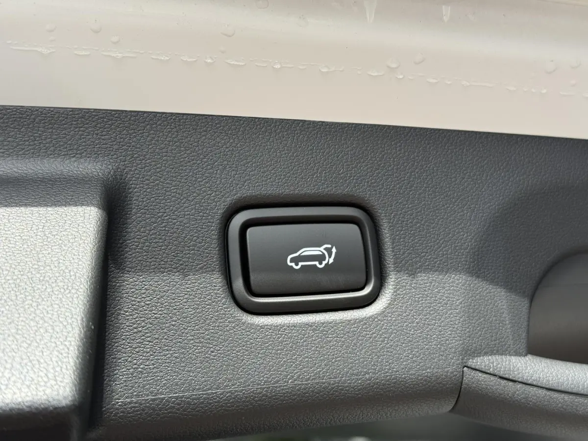 1.6 T-GDI PHEV Comfort Smart / Elektrische Achterklep / Stoel+Stuur Verwarming / Achteruitrij Camera / Keyless / Navigatie /